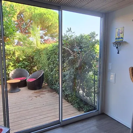 Le Grand Large: Tranquil Port-side Retreat With Terrace Apartment *
